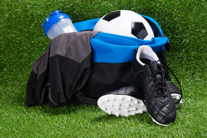 tecnologia no futebol: chuteira e bolsa de equipamentos