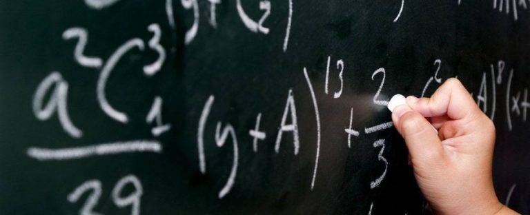 Resolução de problemas: aprendendo matemática com programação