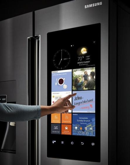 novas tecnologias: imagem da geladeira inteligente touch da samsung