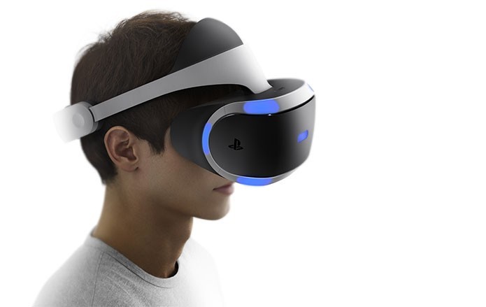 new technologies: man wearing sony virtual glasses