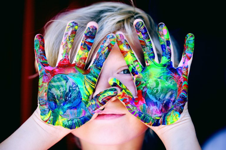 Atividades para crianças: 5 exemplos para expandir o cérebro criativo